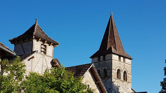 vue-sur-les-toits-de-carennac-sur-les-toits-de-carennac-lot-tourisme-a-leconte-180511-092116-2048x1536.jpg