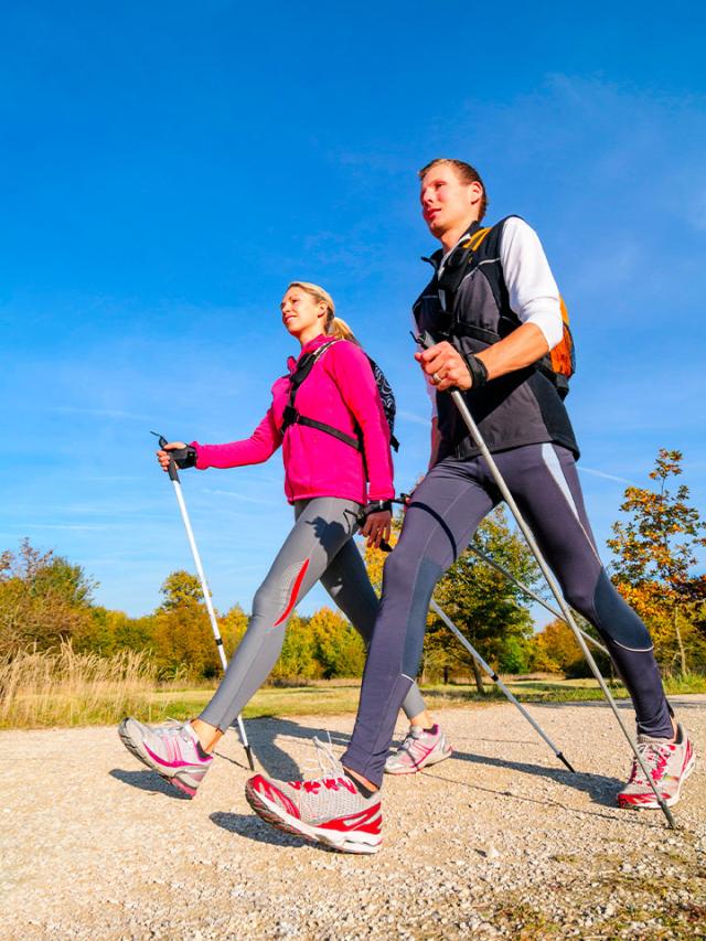 Marche Nordique Sportive accompagnée au village club Terrou - Quercy Périgord