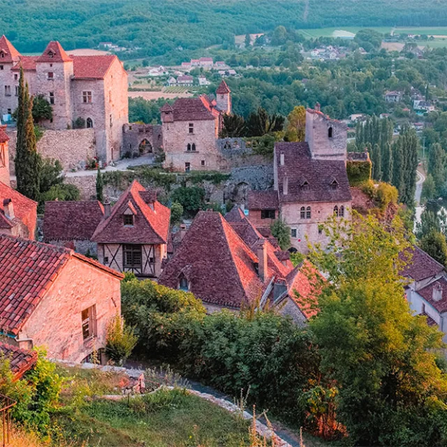 Petit matin sur Saint-Cirq et la vallée du Lot